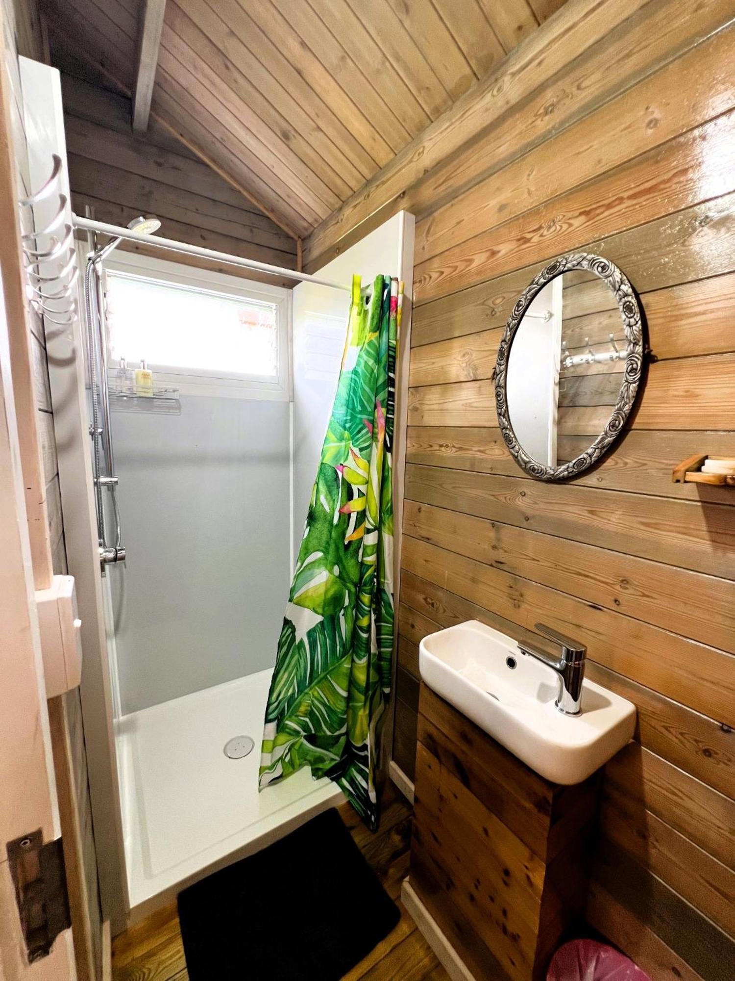 Red Hibiscus Villas Rarotonga Exterior photo